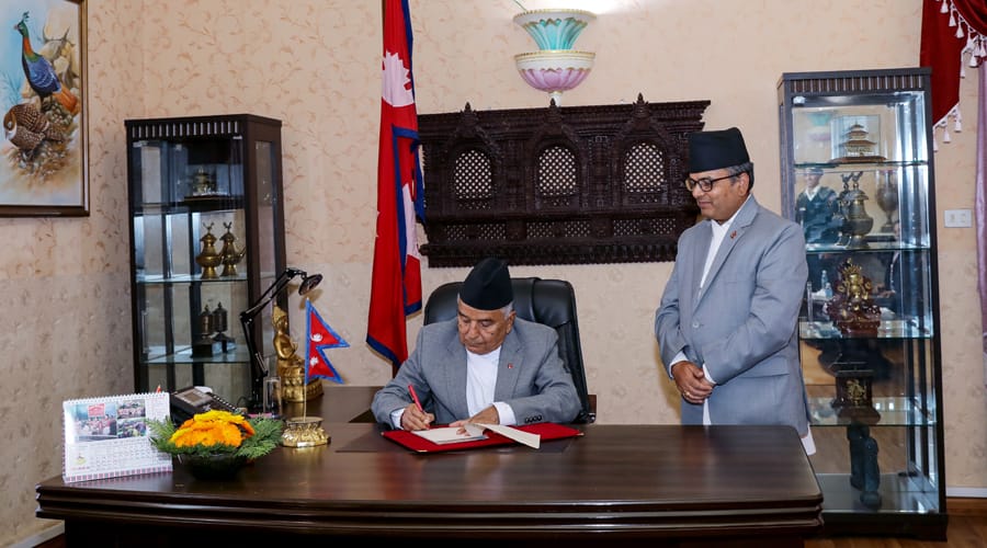 राष्ट्रपतिद्वारा विज्ञान–प्रविधिसम्बन्धी दुई अध्यादेश जारी, भूमि अध्यादेशमा कांग्रेसको विरोध