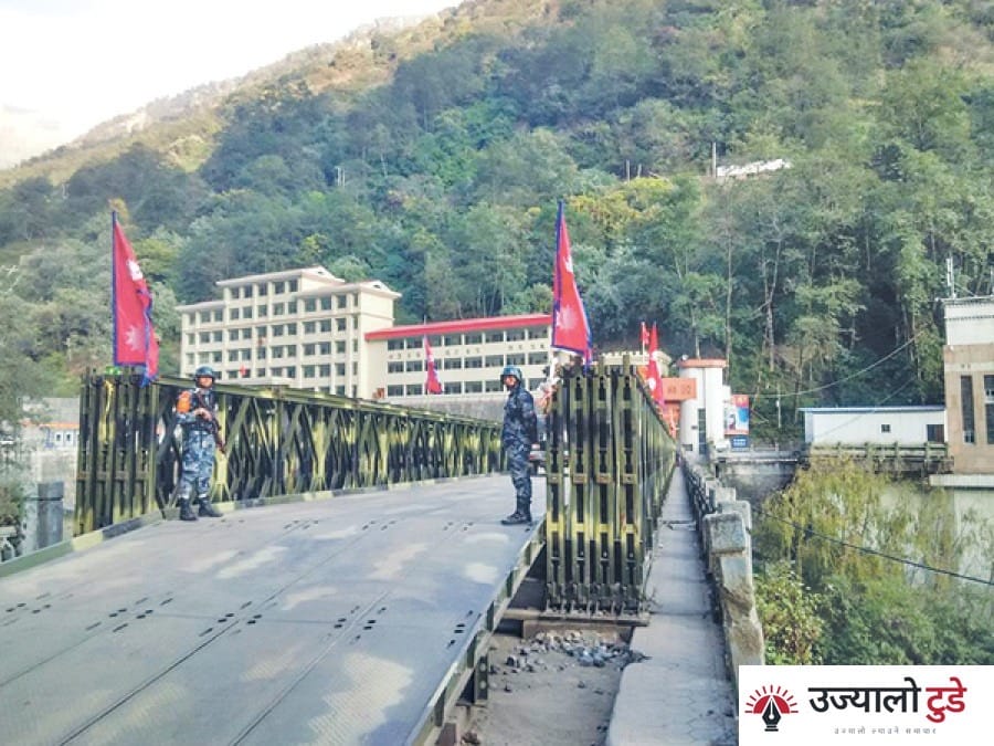 आजदेखि तीन दिनका लागि खुल्दै तातोपानी नाका, मालवाहक सवारीलाई मात्र अनुमति